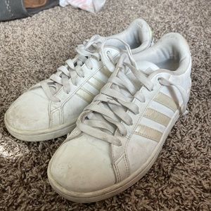 Adidas Neo women’s size 7 white sneakers with silver detail